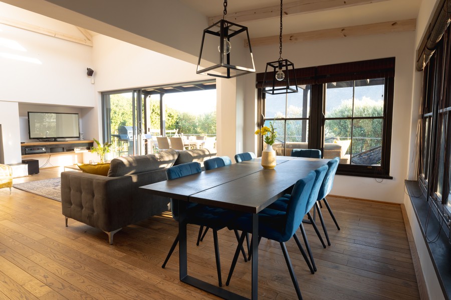 enjoy-whole-home-sound-without-sacrificing-your-interior-design
